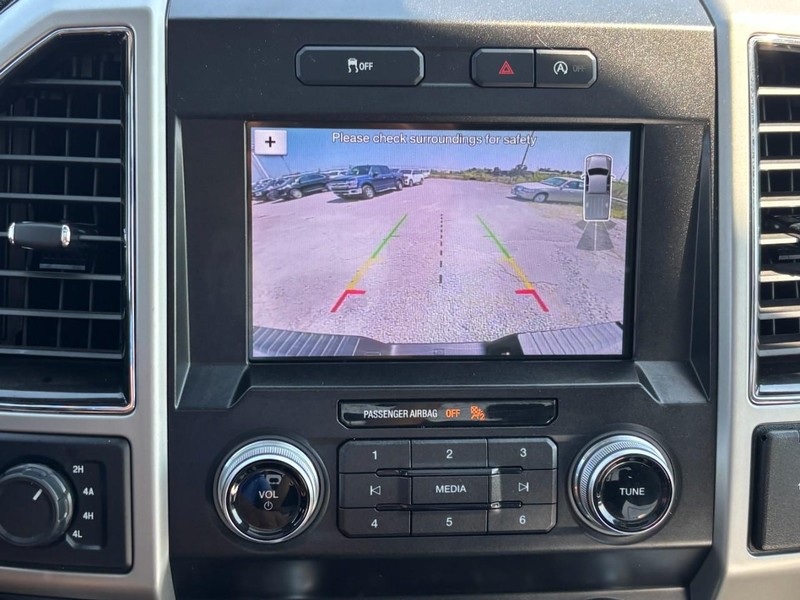 Ford F-150 Vehicle Full-screen Gallery Image 23