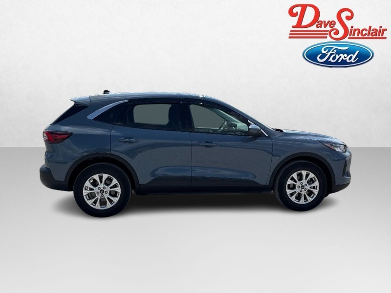 Ford Escape Vehicle Full-screen Gallery Image 05