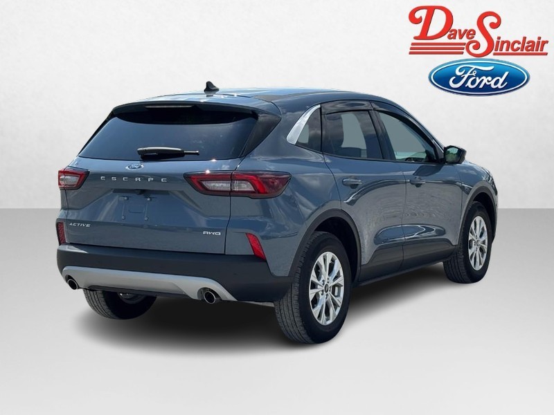 Ford Escape Vehicle Full-screen Gallery Image 07