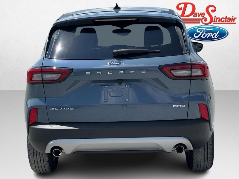 Ford Escape Vehicle Full-screen Gallery Image 08
