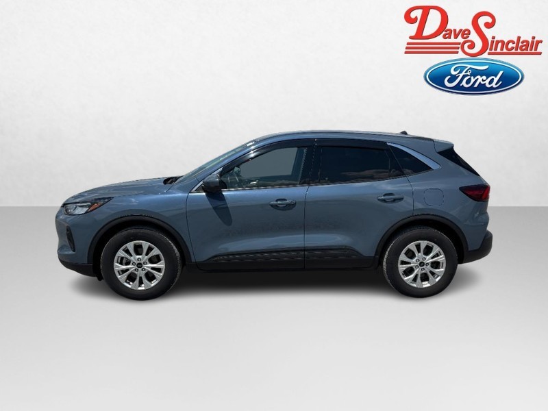 Ford Escape Vehicle Full-screen Gallery Image 10