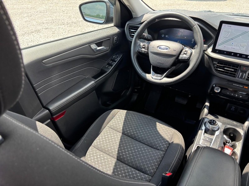 Ford Escape Vehicle Full-screen Gallery Image 14