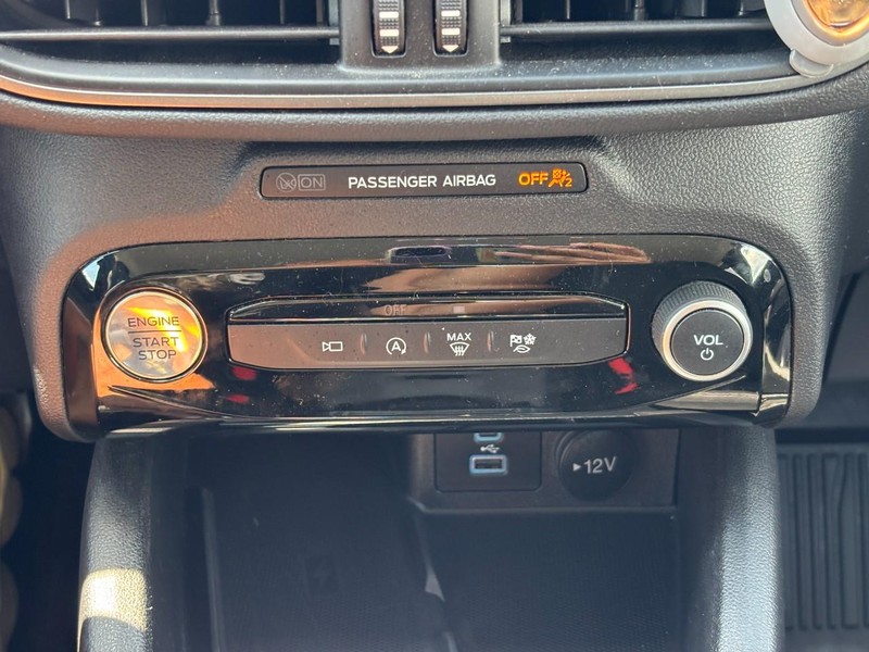 Ford Escape Vehicle Full-screen Gallery Image 25