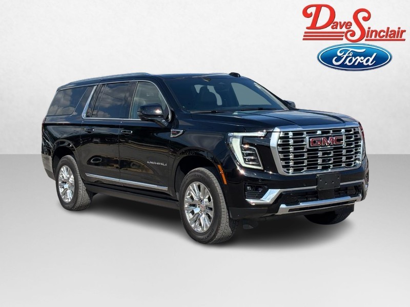 GMC Yukon XL Vehicle Full-screen Gallery Image 04