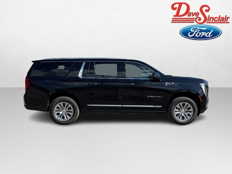 GMC Yukon XL Vehicle Full-screen Gallery Image 05