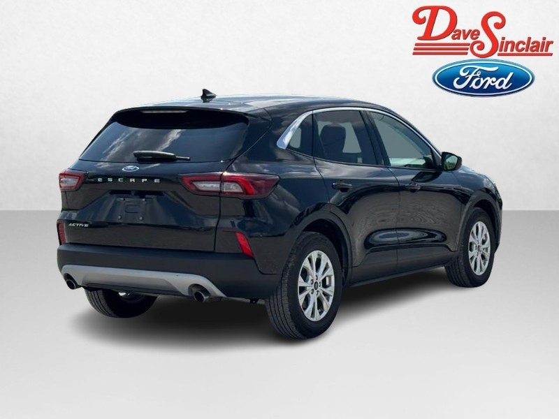Ford Escape Vehicle Full-screen Gallery Image 07