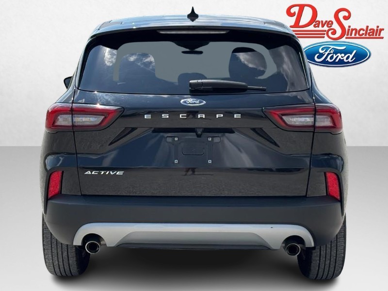 Ford Escape Vehicle Full-screen Gallery Image 08