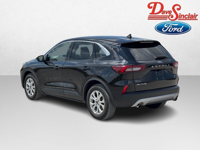 Ford Escape Vehicle Full-screen Gallery Image 09