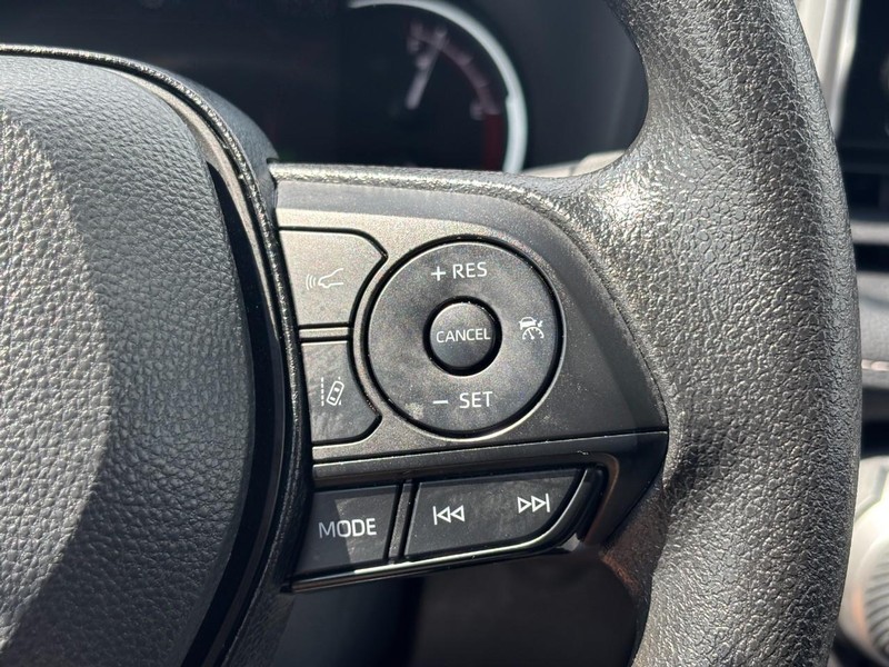 Toyota RAV4 Vehicle Full-screen Gallery Image 20