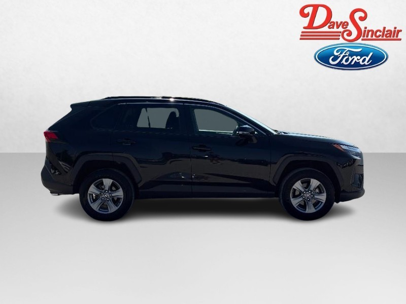 Toyota RAV4 Vehicle Full-screen Gallery Image 05
