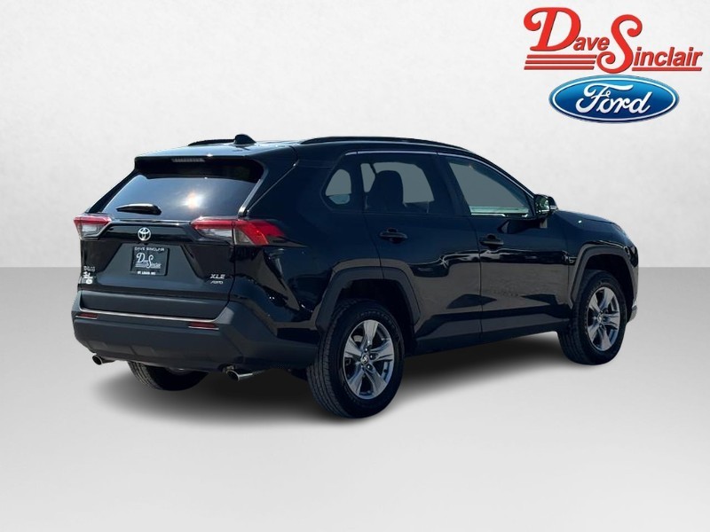 Toyota RAV4 Vehicle Full-screen Gallery Image 07