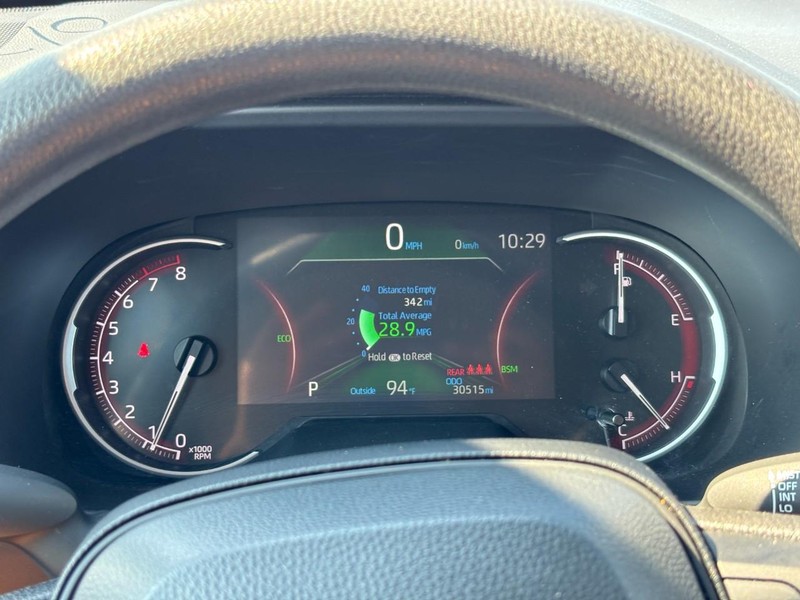 Toyota RAV4 Vehicle Full-screen Gallery Image 21