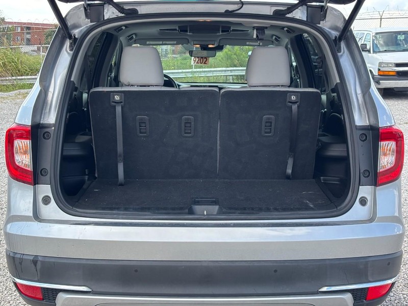 Honda Pilot Vehicle Full-screen Gallery Image 11