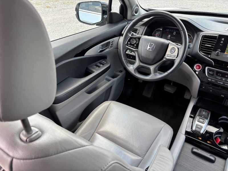 Honda Pilot Vehicle Full-screen Gallery Image 15
