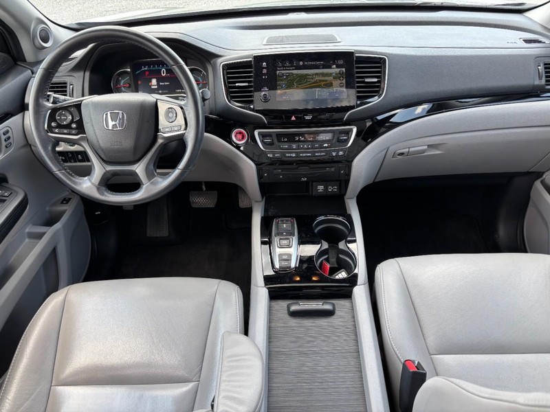 Honda Pilot Vehicle Full-screen Gallery Image 16