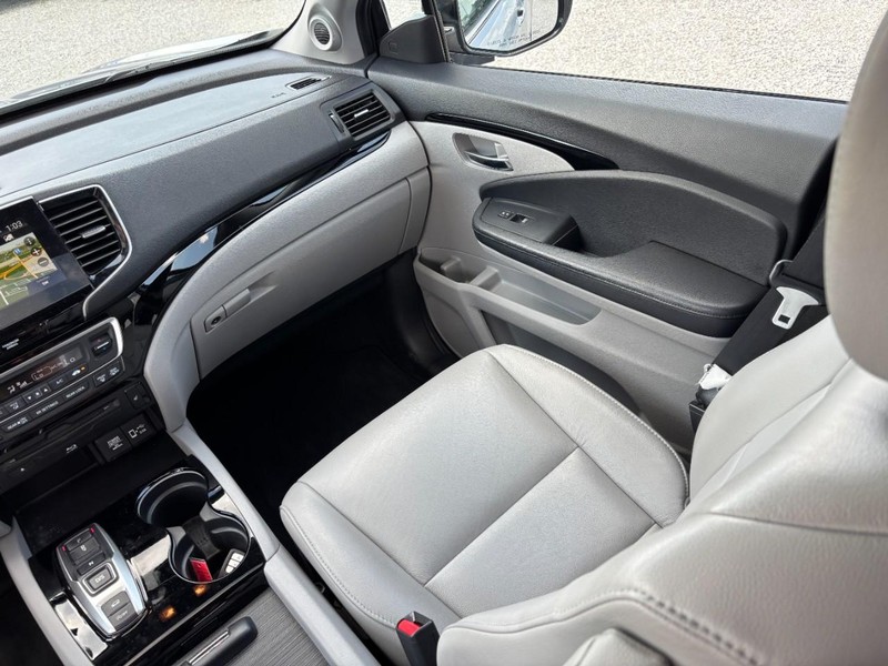 Honda Pilot Vehicle Full-screen Gallery Image 17