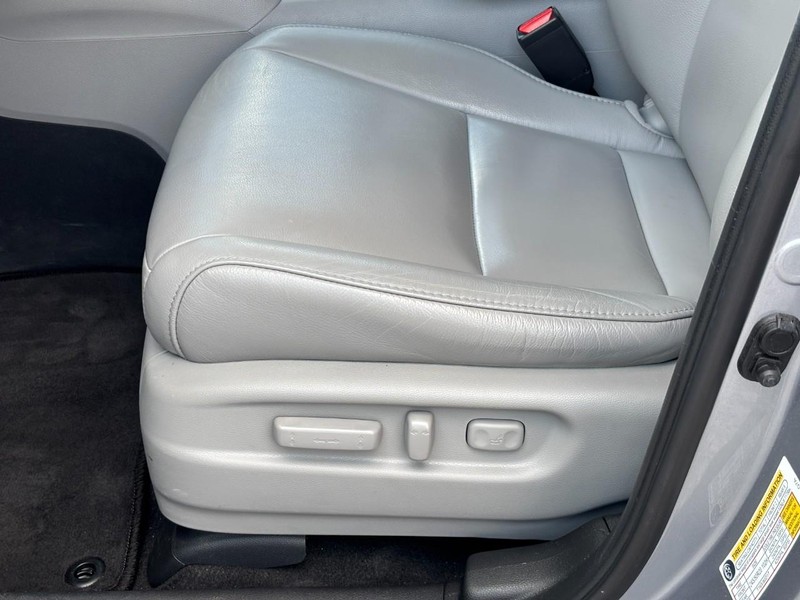 Honda Pilot Vehicle Full-screen Gallery Image 18