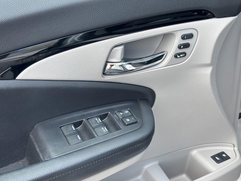 Honda Pilot Vehicle Full-screen Gallery Image 19