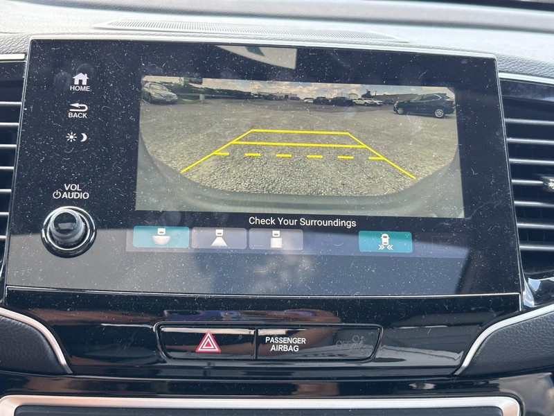 Honda Pilot Vehicle Full-screen Gallery Image 24