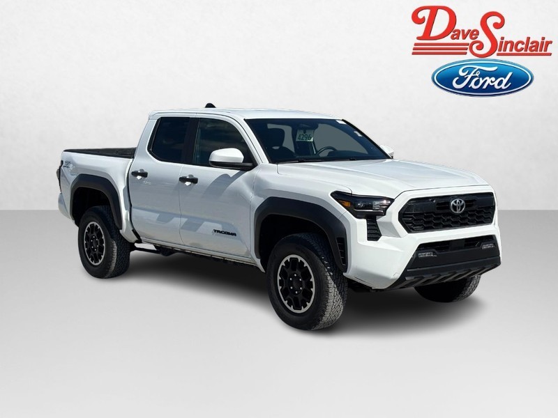 Toyota Tacoma 4WD Vehicle Full-screen Gallery Image 04