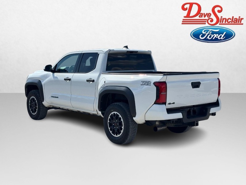 Toyota Tacoma 4WD Vehicle Full-screen Gallery Image 09