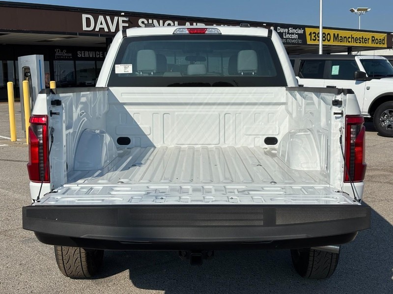 Ford F-150 Vehicle Full-screen Gallery Image 11