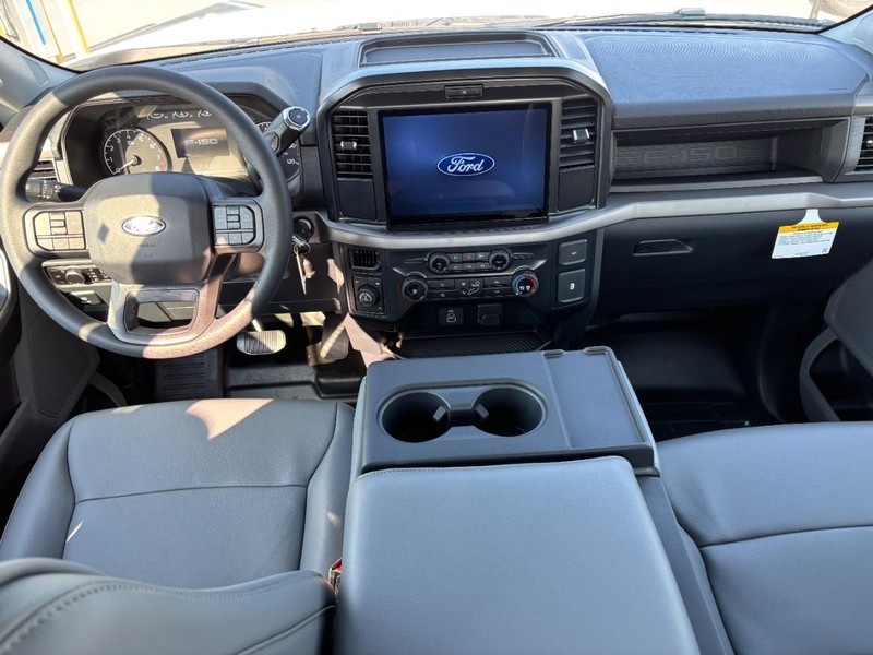 Ford F-150 Vehicle Full-screen Gallery Image 15