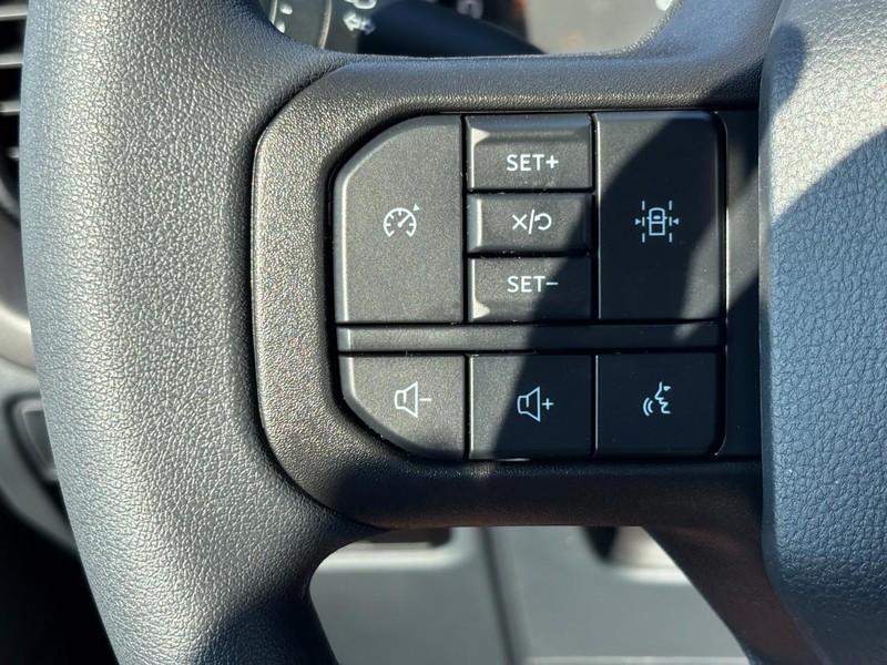 Ford F-150 Vehicle Full-screen Gallery Image 19