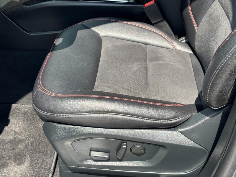 Ford Explorer Vehicle Full-screen Gallery Image 18