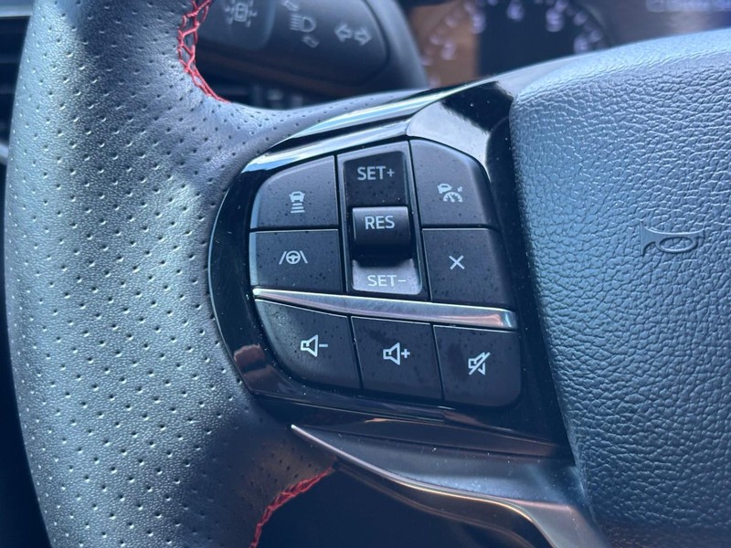 Ford Explorer Vehicle Full-screen Gallery Image 20