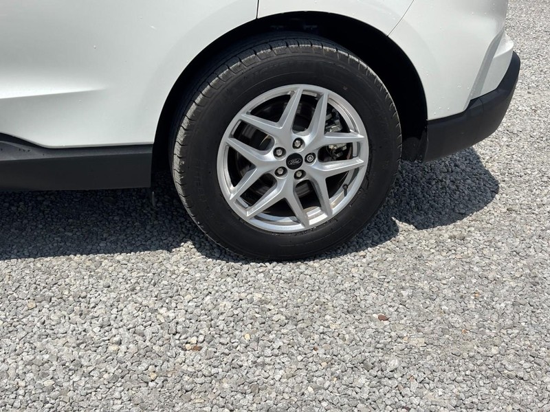 Ford Edge Vehicle Image 12