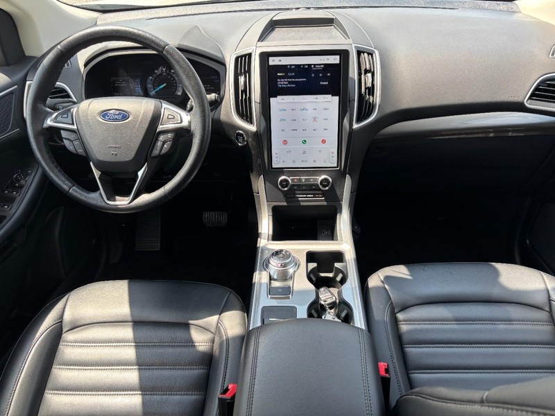 Ford Edge Vehicle Image 15