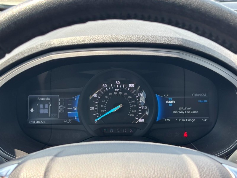 Ford Edge Vehicle Image 21