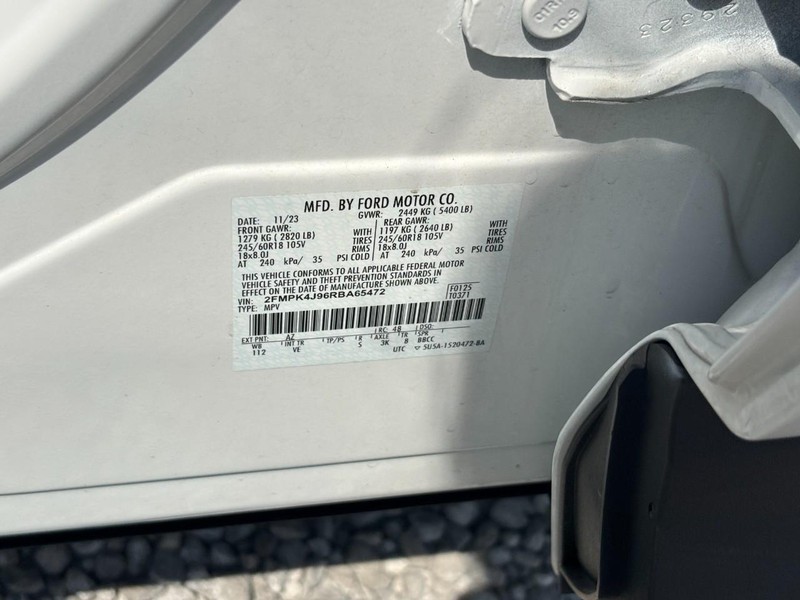 Ford Edge Vehicle Image 25