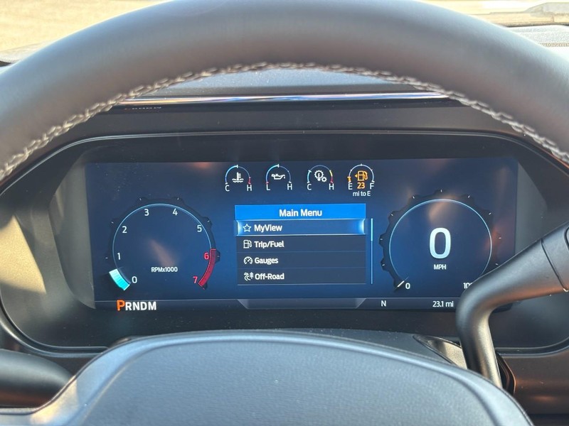 Ford Super Duty F-250 SRW Vehicle Full-screen Gallery Image 21