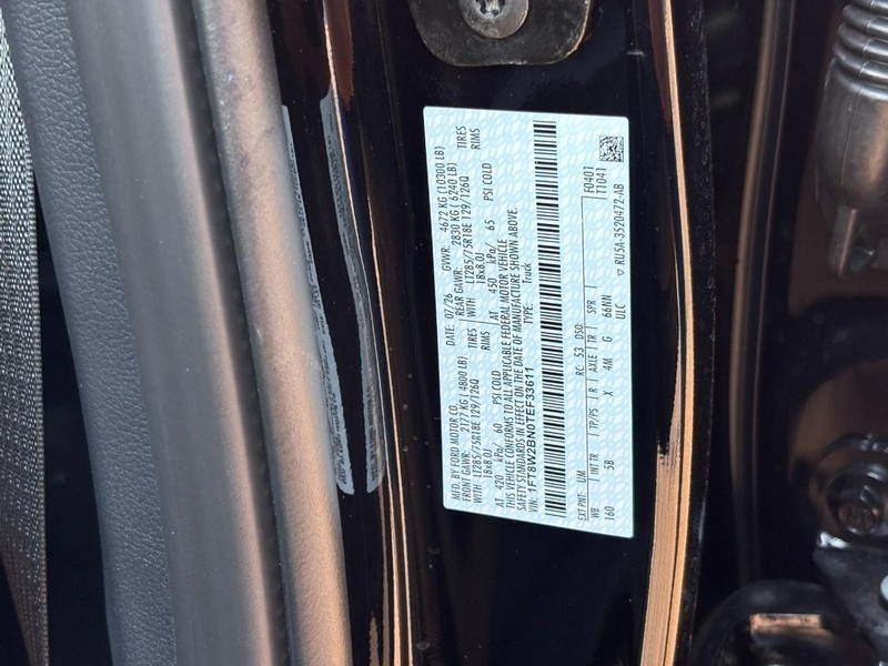 Ford Super Duty F-250 SRW Vehicle Full-screen Gallery Image 26