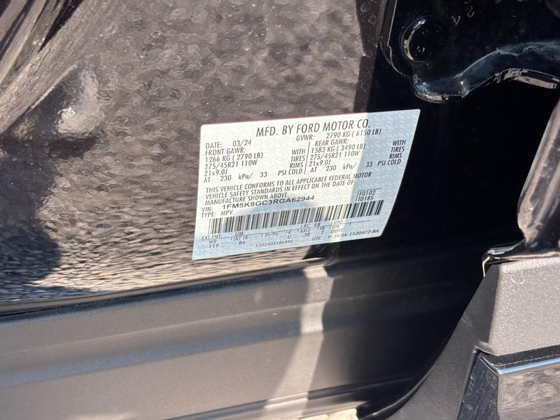 Ford Explorer Vehicle Full-screen Gallery Image 27