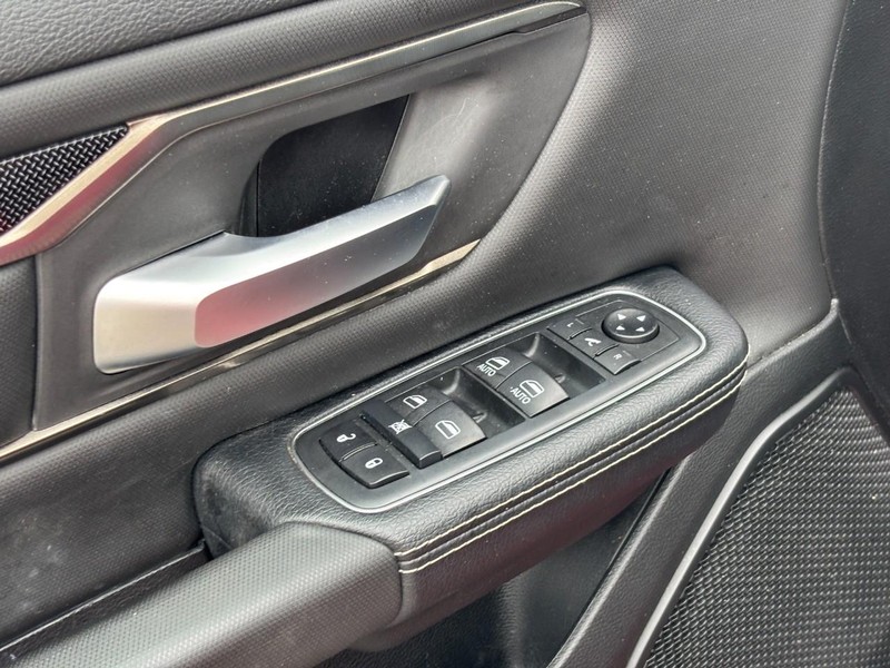 Ram 1500 Vehicle Image 18