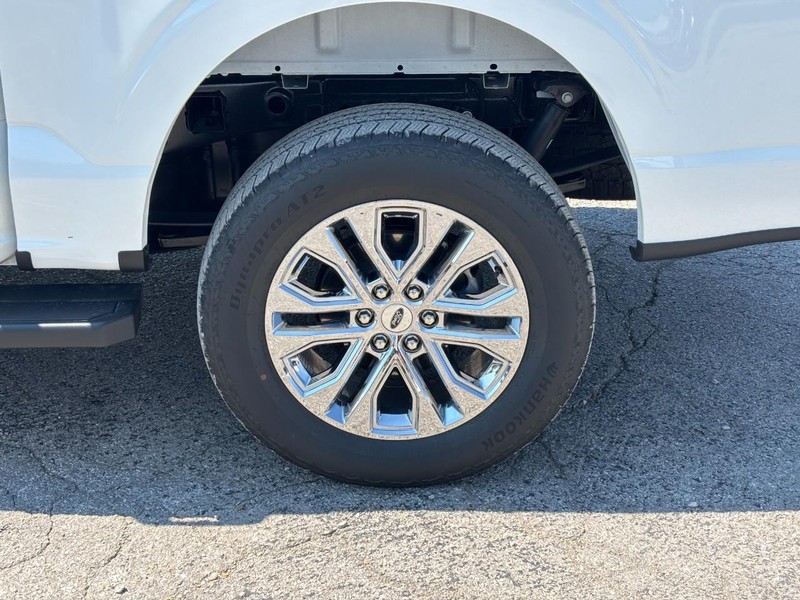 Ford F-150 Vehicle Full-screen Gallery Image 12