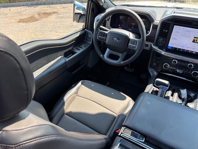 Ford F-150 Vehicle Full-screen Gallery Image 14