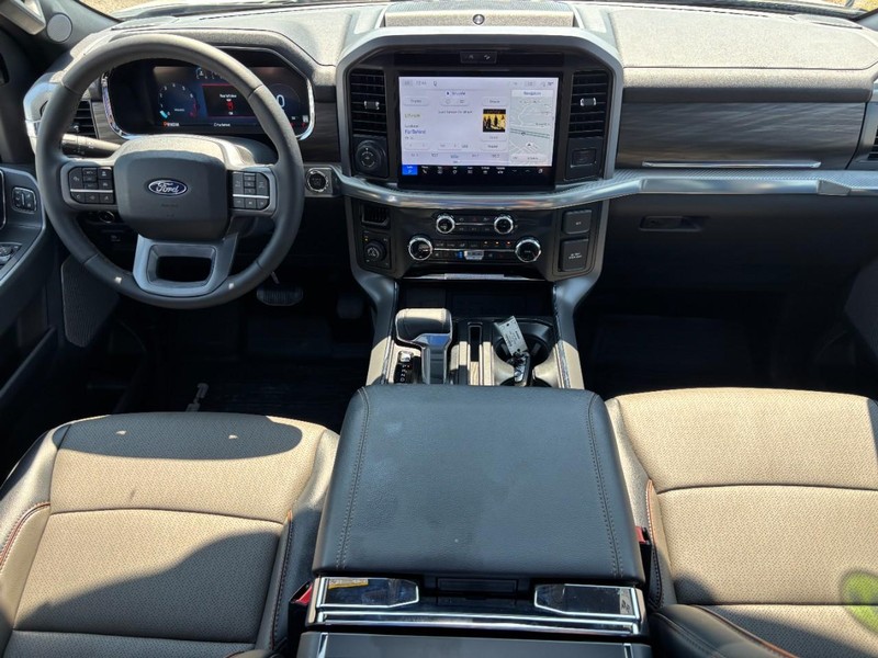 Ford F-150 Vehicle Full-screen Gallery Image 15