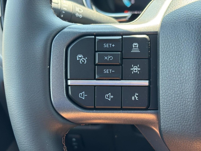 Ford F-150 Vehicle Full-screen Gallery Image 19