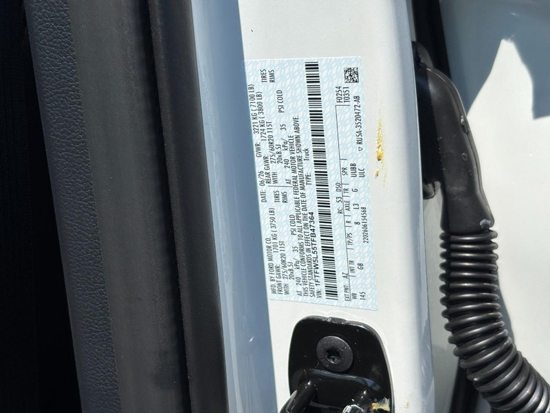 Ford F-150 Vehicle Full-screen Gallery Image 26