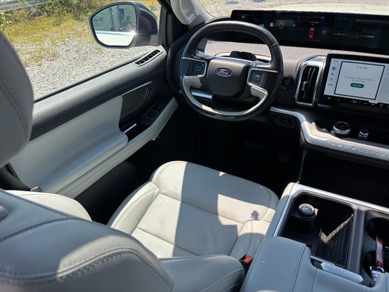 Ford Expedition Max Vehicle Image 15