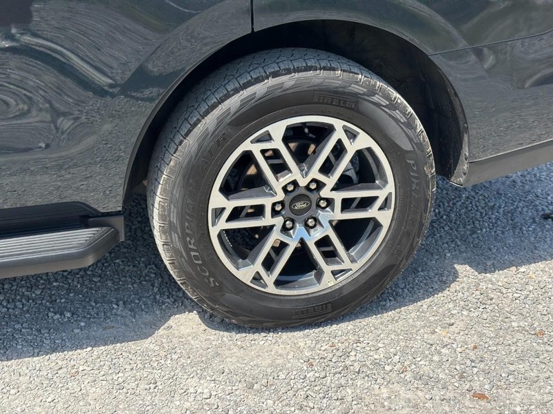 Ford Expedition Vehicle Image 12