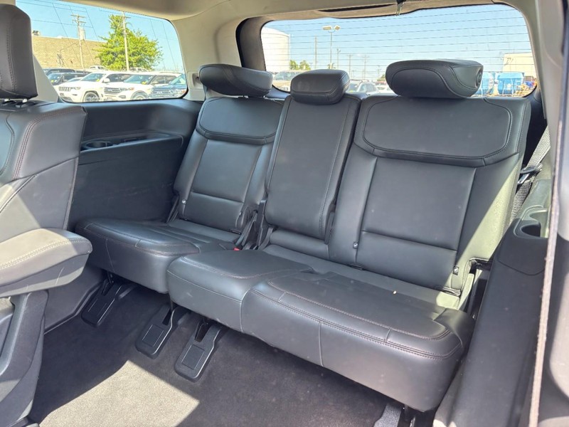 Ford Expedition Vehicle Image 13