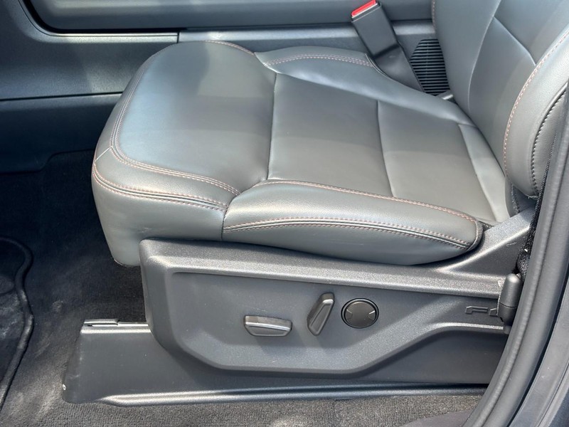 Ford Expedition Vehicle Image 18
