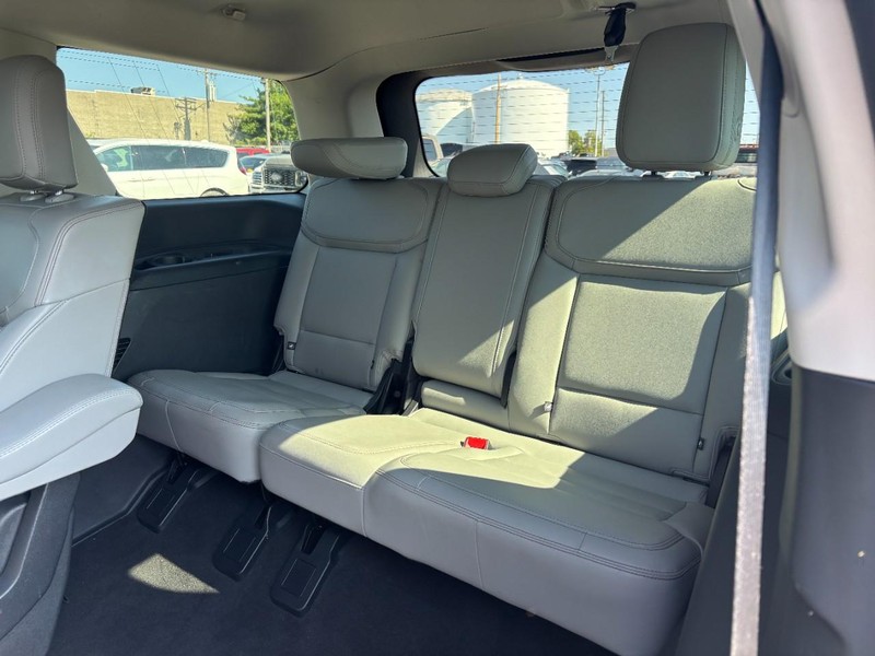 Ford Expedition Vehicle Full-screen Gallery Image 13