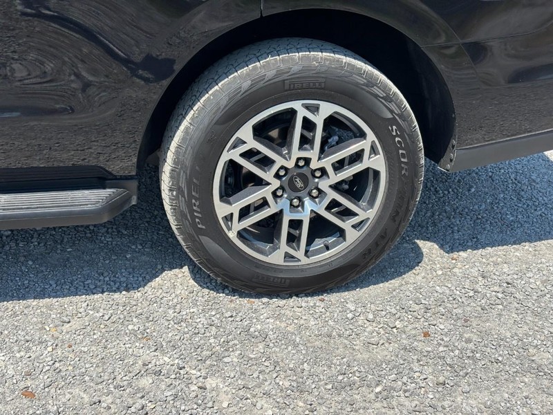 Ford Expedition Vehicle Image 12