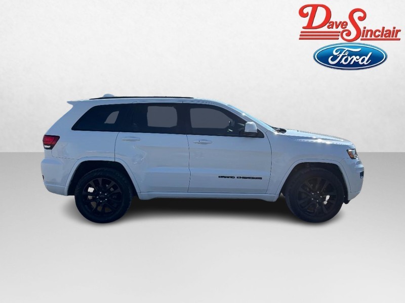 Jeep Grand Cherokee Vehicle Image 05